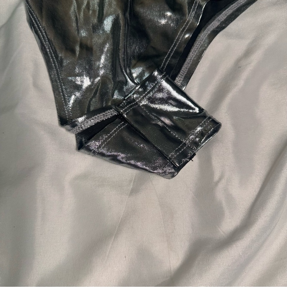 Silver Metallic One Shoulder Bodysuit Size XL NWT - Picture 4 of 5